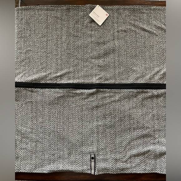 NWT Lululemon Vinyasa Wrap - Picture 9 of 10